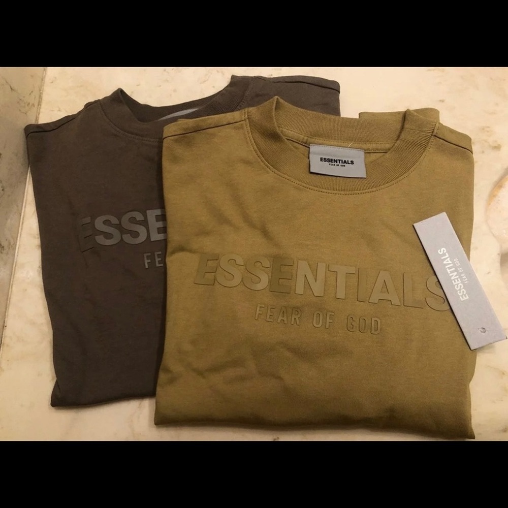 2 Fear of God Essential T-shirts Kids XL